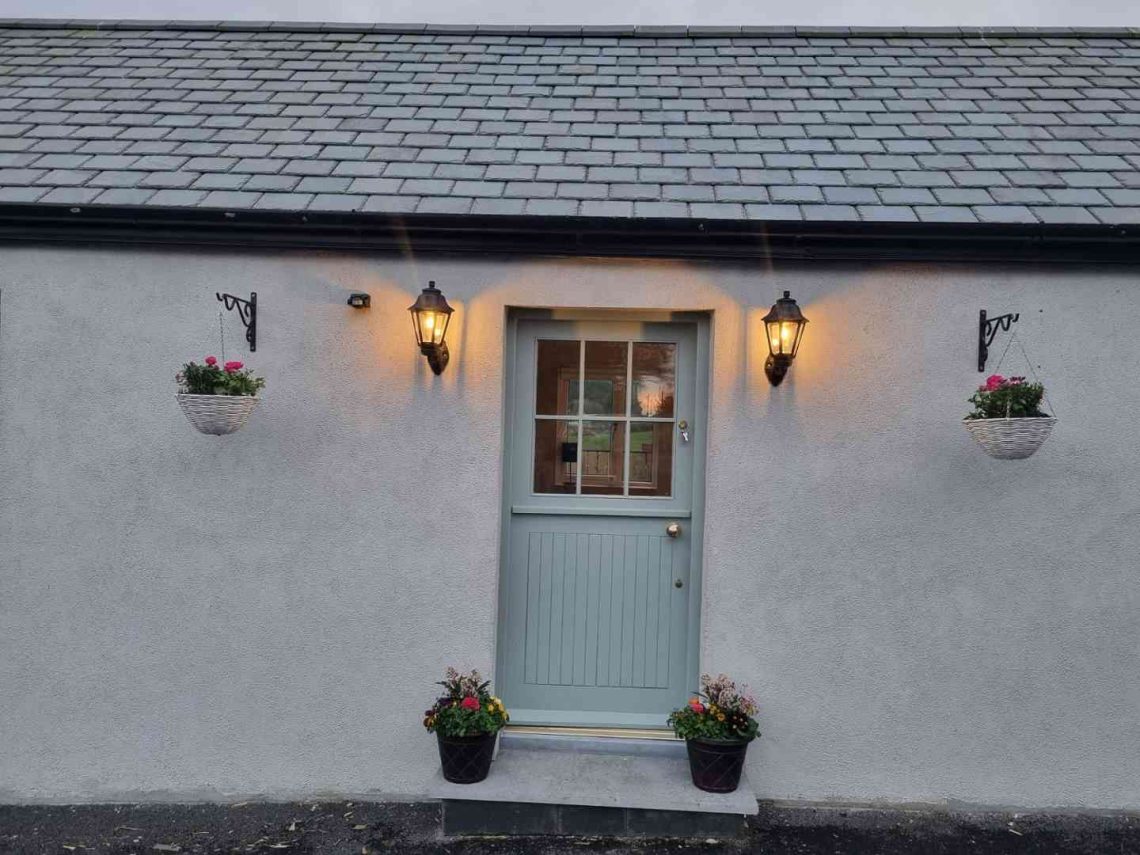 Exterior of Lacka Lodge