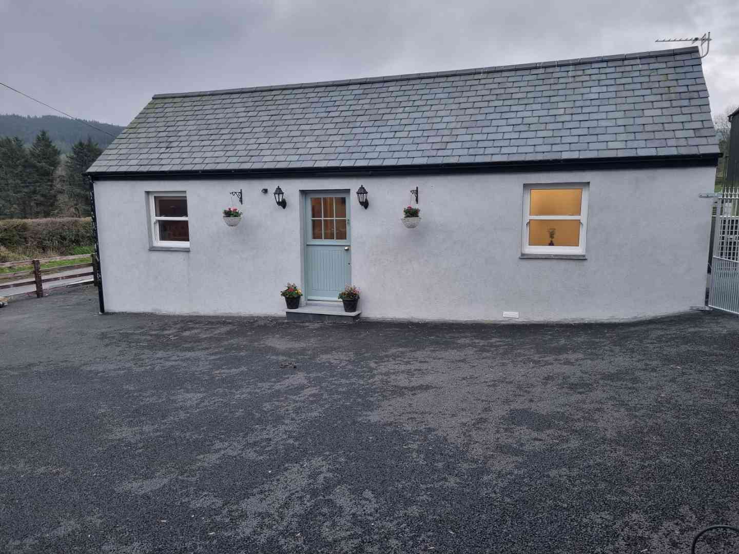 Exterior of Lacka Lodge