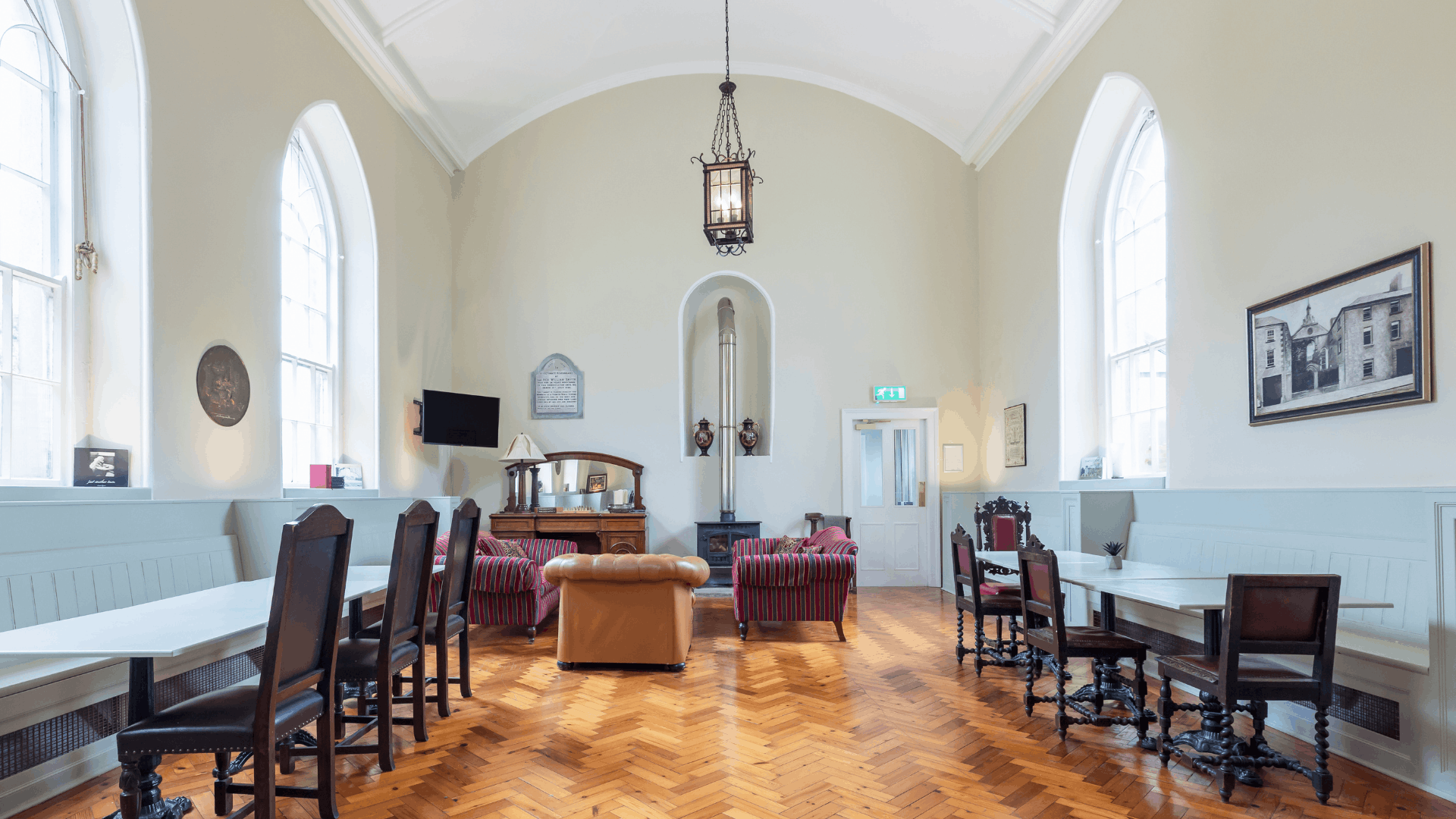 The Forum - Mountmellick - Church & Manse - Sleeps 18